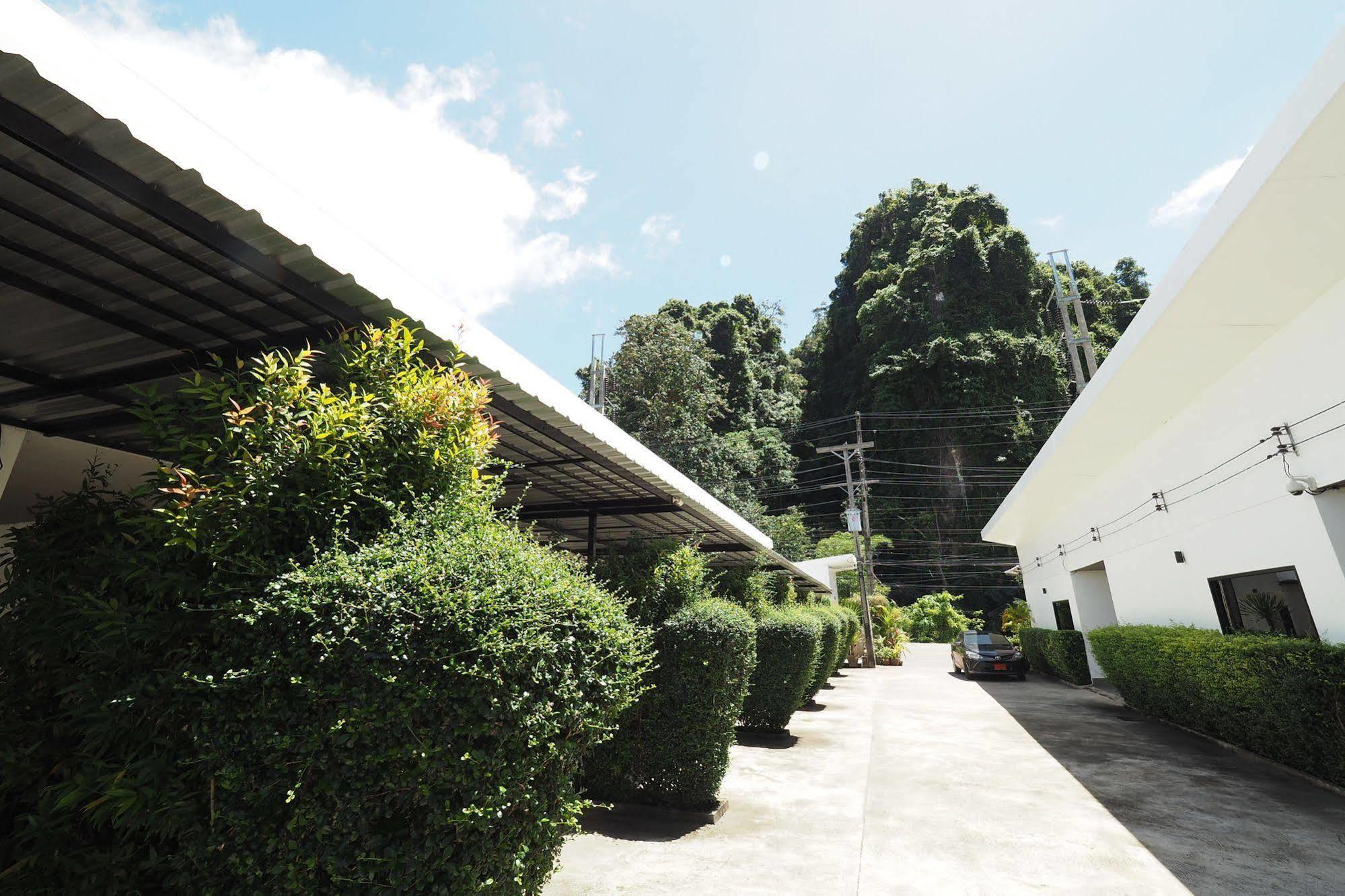 Pine Home Krabi town Extérieur photo